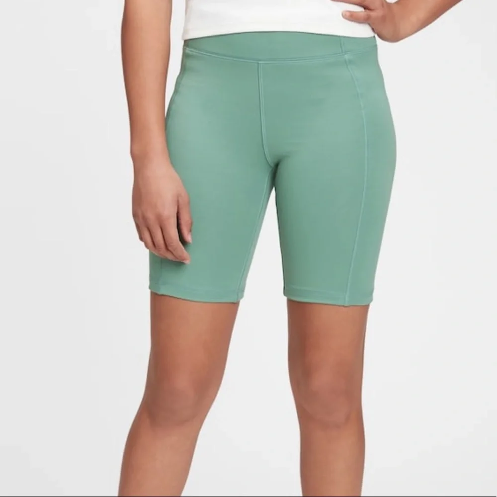 NWT GapFit Teen Recycled‎ High Waisted Green Biker Shorts